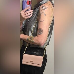 Gucci Authentic Vintage Blush Leather Wallet with Gold Chain